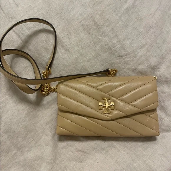 Tory Burch Beige Quilted Wristlet - Picture 2 of 10